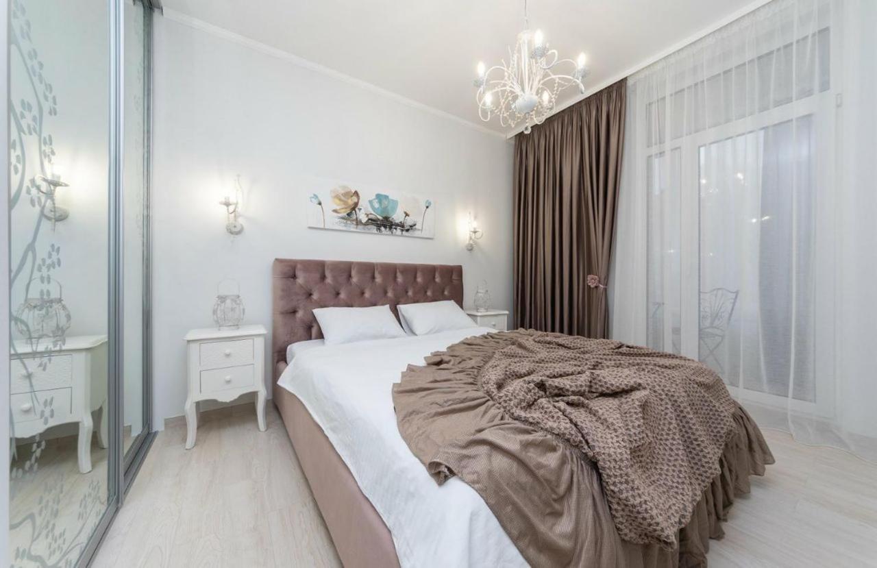 Lux Appartment, Kiev, Comfort Town Buitenkant foto