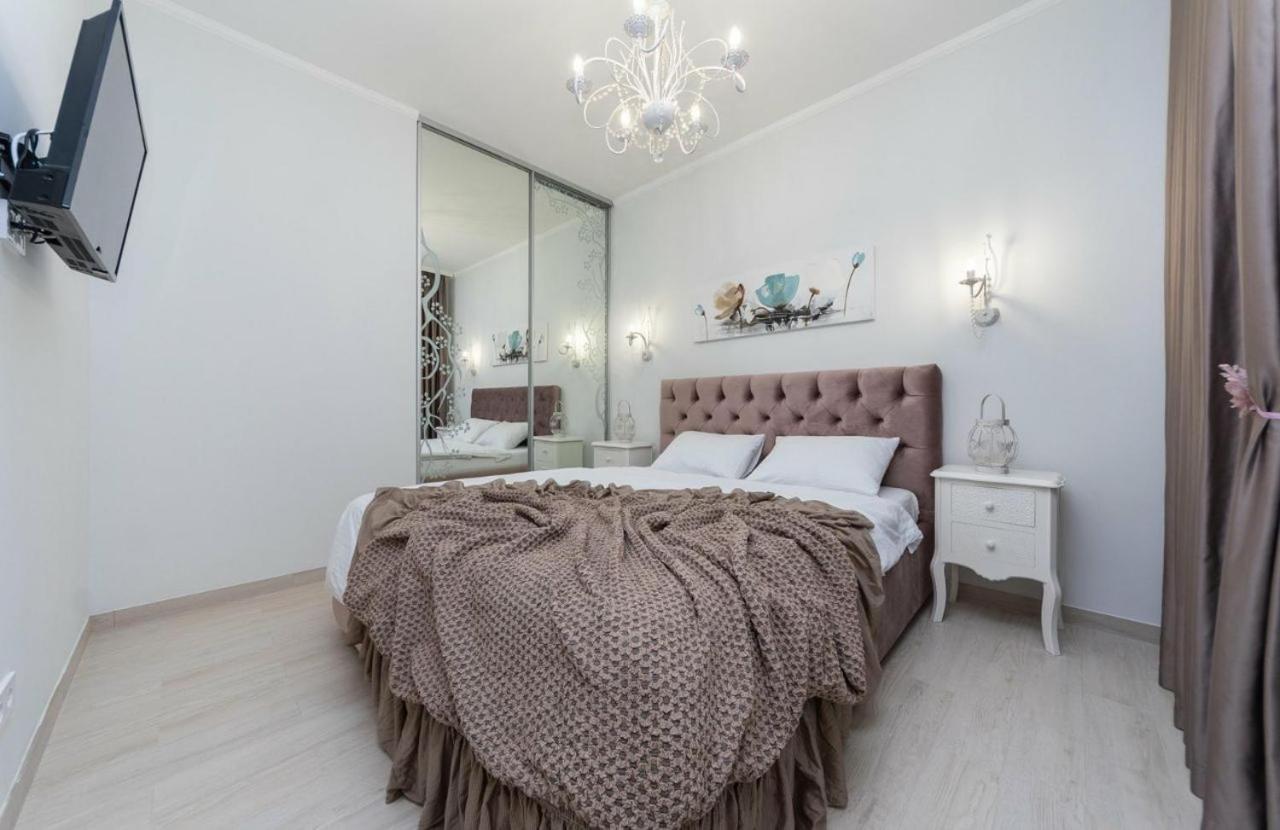 Lux Appartment, Kiev, Comfort Town Buitenkant foto